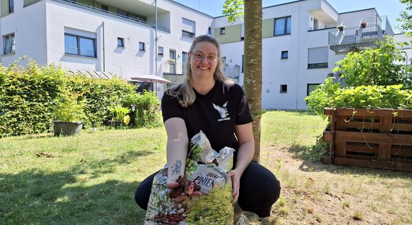 Frau Magiera freut sich über die Unterstützung